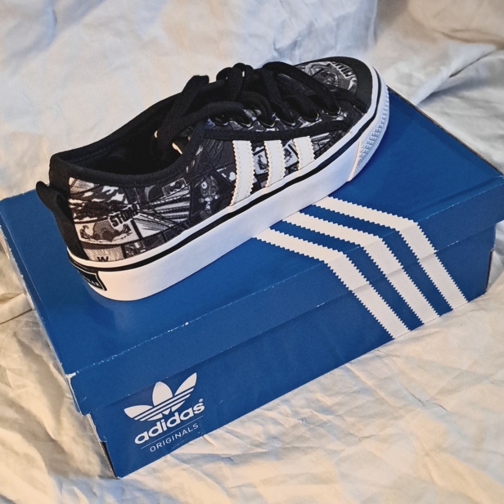Disney & Pixar Adidas Nizza new with tags! Rare!